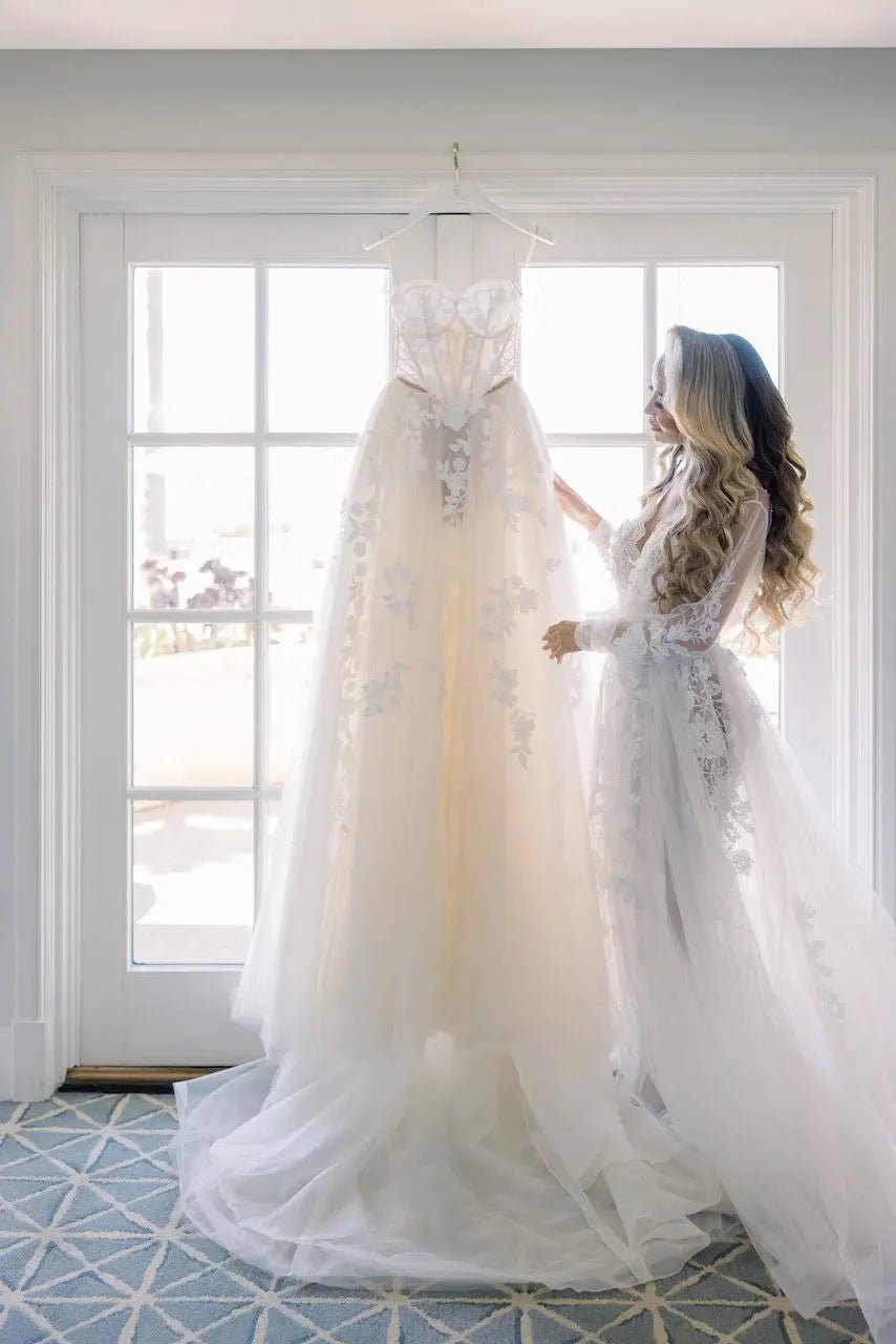 Luxury ASHLEY Bridal Lace Robe// CELEBRITY CHOICE