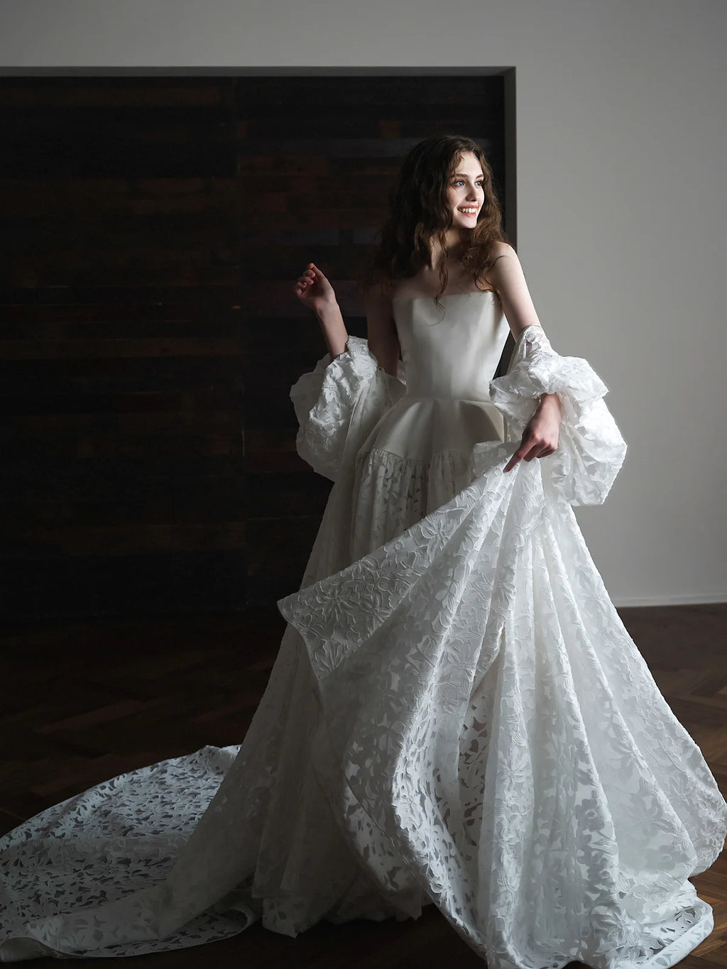 AMUSEE LUXURY BRIDAL CAPE