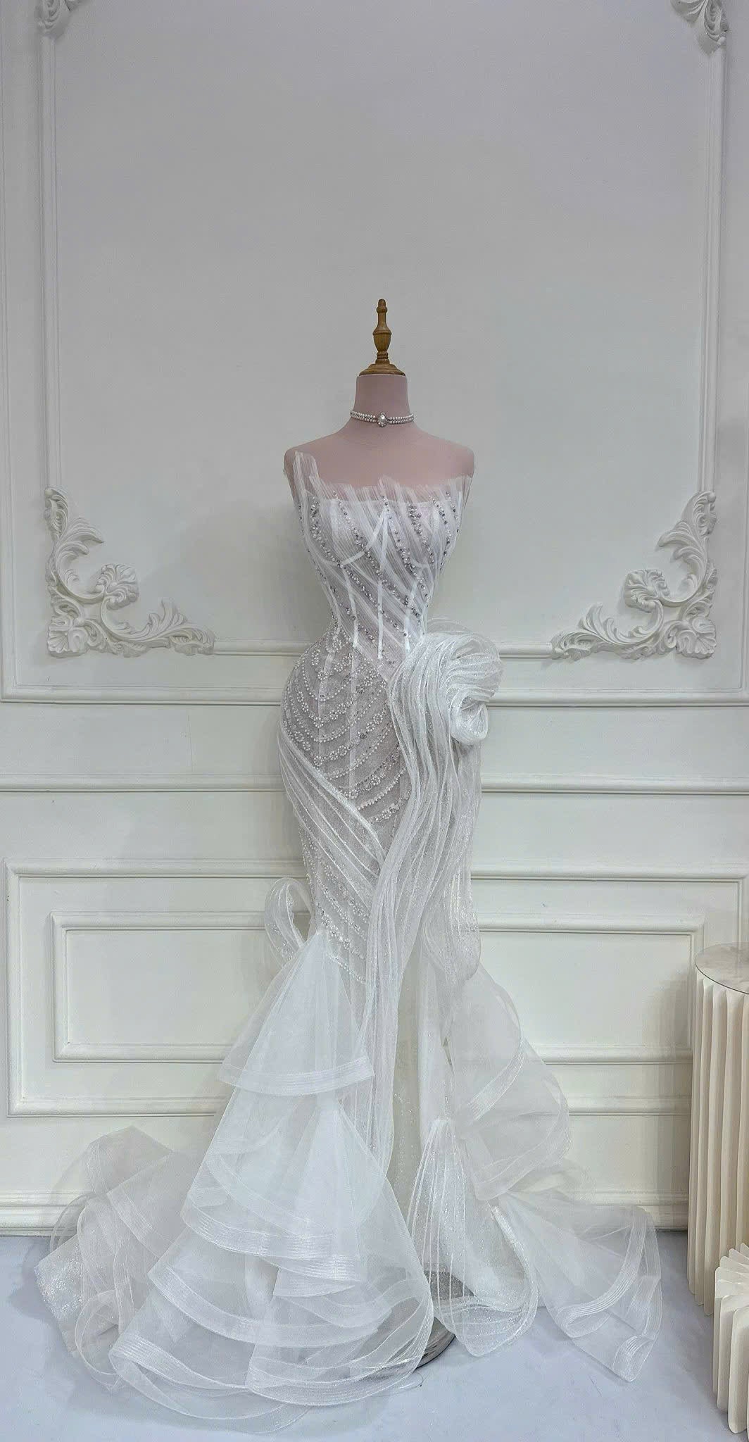 LUMIÈRE ÉLAN Sculpured Couture Gown