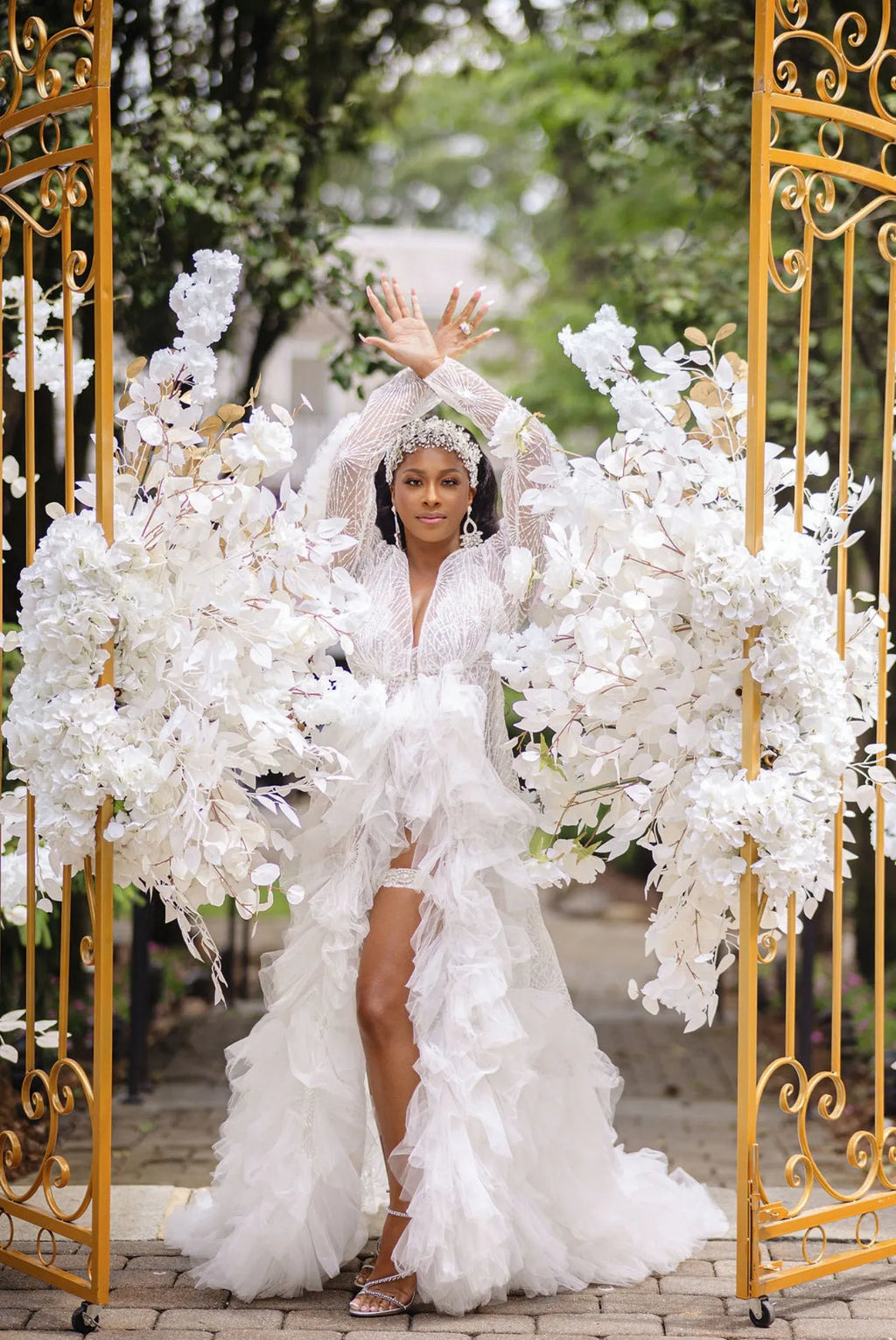 VIVIANA Luxury Bridal Robe with Puffy Sleeves