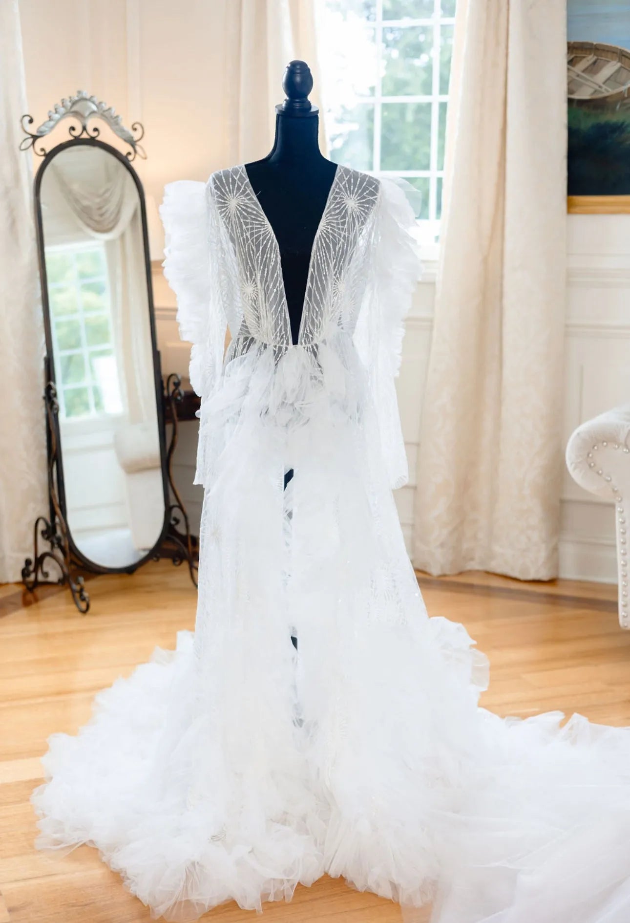 VIVIANA Luxury Bridal Robe with Puffy Sleeves