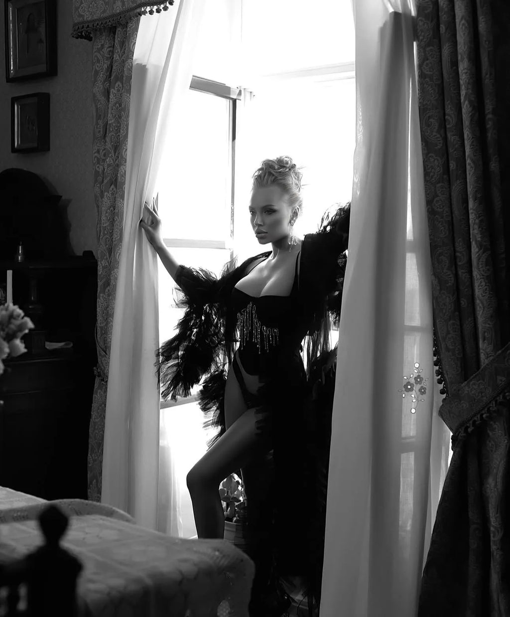 KELSEY Luxury Black Bridal Robe