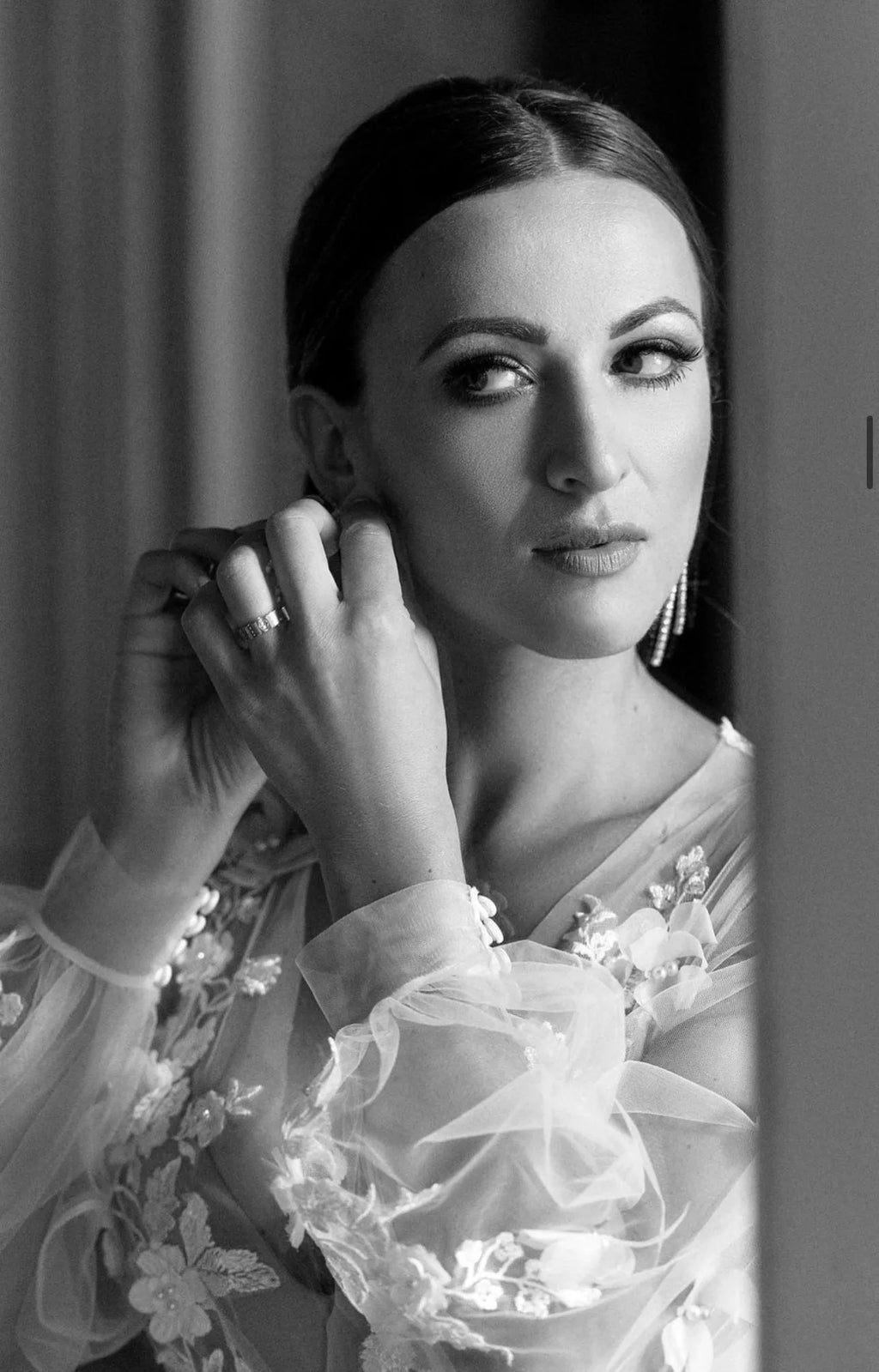 Luxury Angel Wedding Robe – The Perfect Bridal Dressing Gown