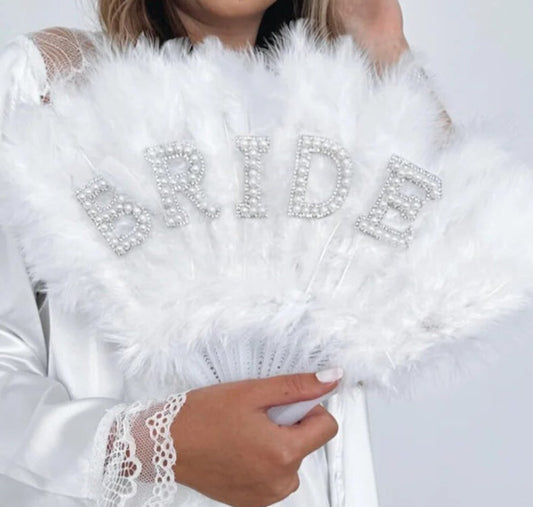 BRIDAL FAN WITH FEATHERS AND LETTERS
