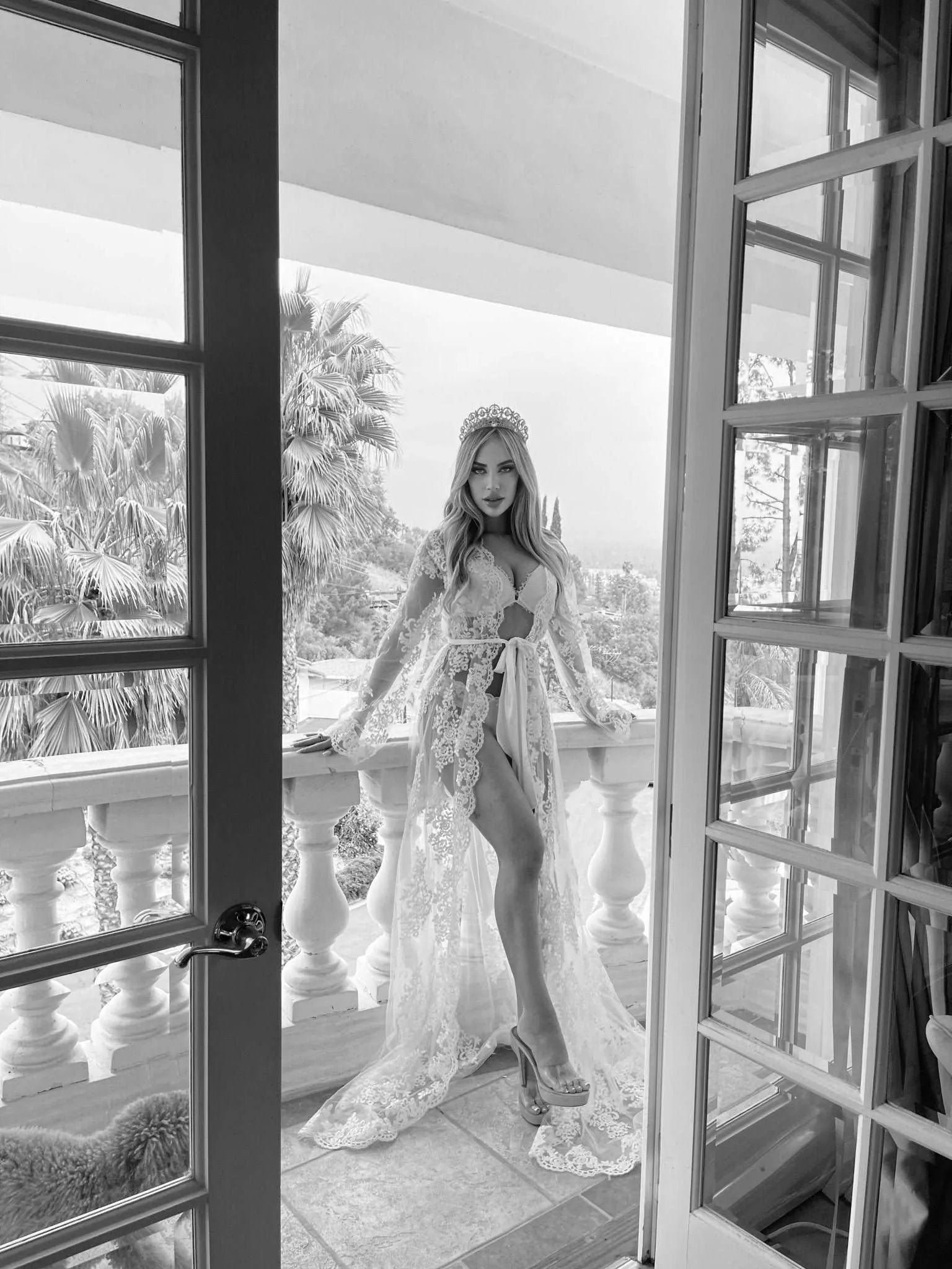 Naya Lace Bridal Robe